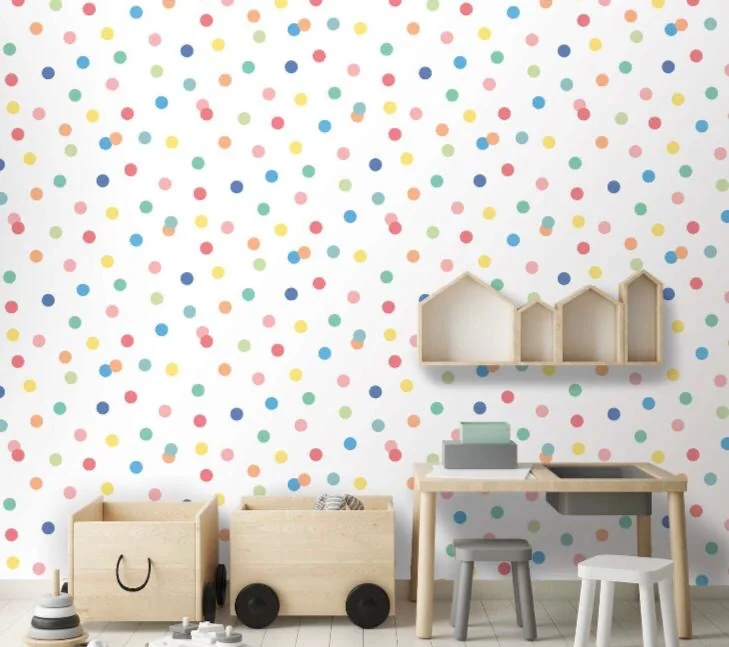 Quarto infantil com poás coloridos